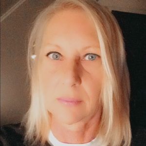 Meet your Posher, Esther